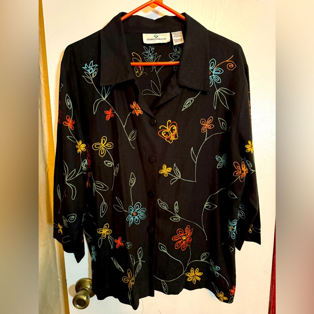 Erin London size medium ladies button-up blouse with embroidered floral pattern